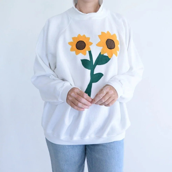 Vintage Hanes Her Way White Embroiders Yellow Sunflower Collared Crew Sweater 2X - Picture 1 of 9